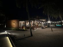 Westin Maldives Miriandhoo Resort: Hawker Restaurant