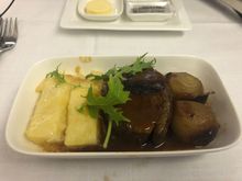 Beautiful medium rare / medium steak. I can only hope it has also found its way into the long haul North America / London routes!!! Best air NZ meal I have had all year.....