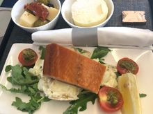 Band 3 cold dinner (lunchtime flight)