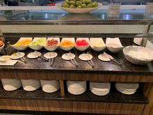 Cold food/ fruit & yogurt during breakfast time