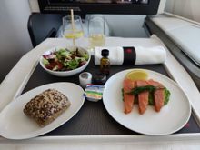 Smoked salmon with green peas purée