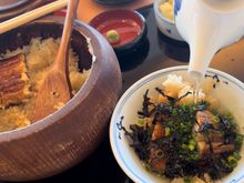 Eating hitsumabushi (unagi donburi that is eaten ochazuke style)