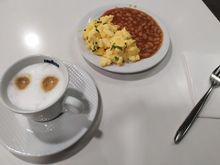 Breakfast in the lounge 