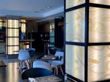 Lobby bar