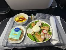 DL 2114 MSP-LAX, A321neo, FEBO observed but started at CD before AB

Tomato pesto chicken salad, and it was good but unless I’m very confused there was no tomato or pesto.. lol