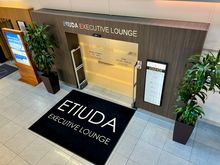 Etiuda lounge, available after non-Schengen security