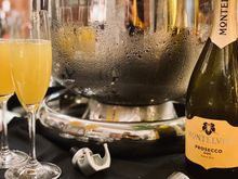 Prosecco bar