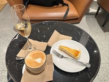 I couldn’t resist the last slice of cheesecake!
