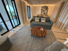 Suite living room