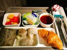 CX HKG-LAX Premium Economy pre arrival/breakfast dim sum
