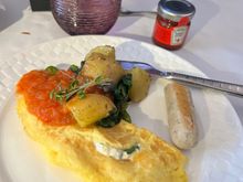 Race-day power cream cheese omelette