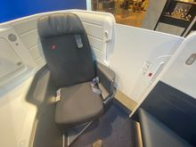 The size of the seat seems pretty standard. The buckle is very similar to the one found on A350.
