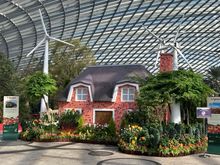 Entrance area to the Flower Dome