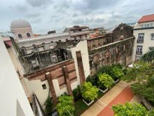 Adjacent Iglesia de la Compañia de Jesús