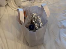 Le petit-déjeuner en chambre à la manière de WHSmith du gare d'Euston