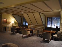 Gold Lounge