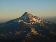 Mount Hood close to sunset. AUS-PDX.