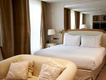 6th floor Junior Suite bedroom