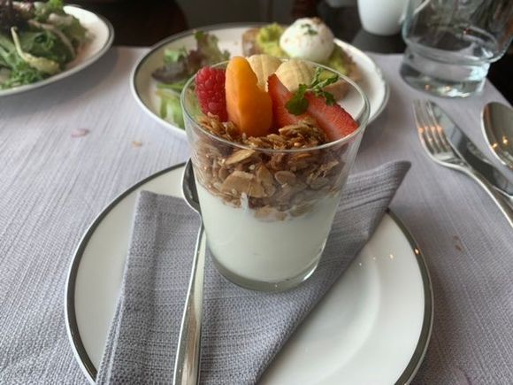 Berry, granola and plain yogurt bowl