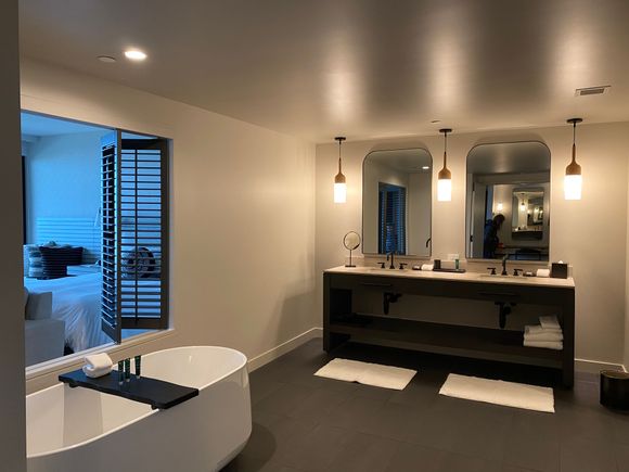 Studio King Bathroom