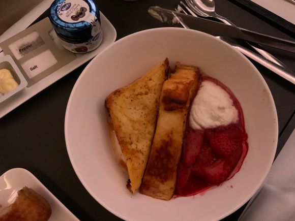 French toast on DXB-ZRH
