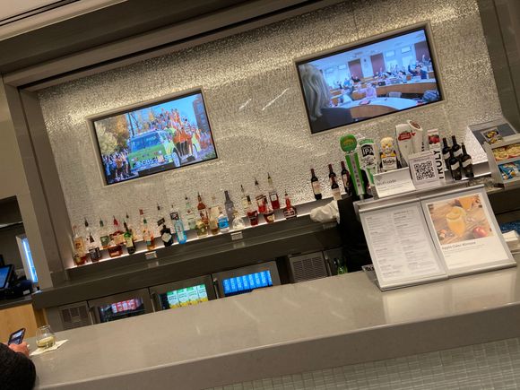 No line at bar. Rare. 