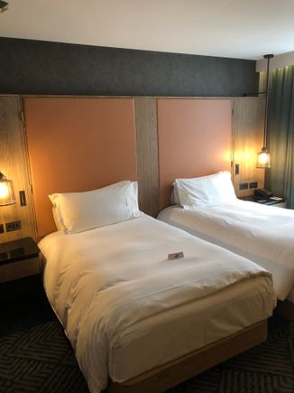 Twin deluxe room