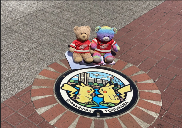 This was the first manhole cover I visited in December last year. Unfortunately this image doesn't show the backdrop of Yokohama very well.