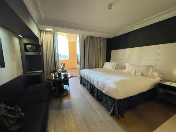 Executive room terrace with harbour view