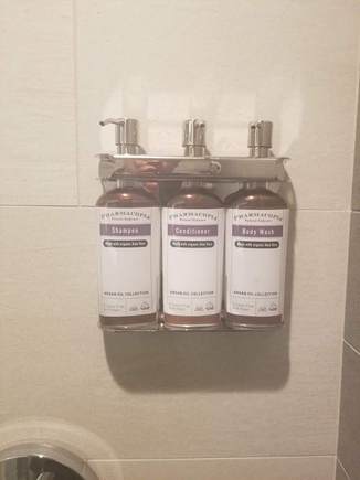 Dreaded large format bath amenities