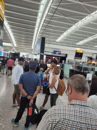 This is the queue at LHR T5 South security