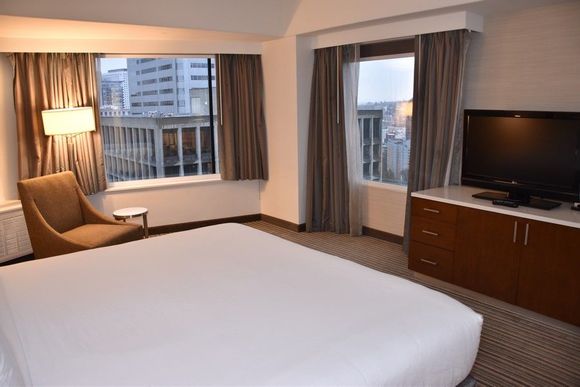 Corner Room / Crowne Plaza Seattle Downtown
