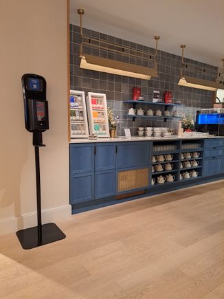 Tea and coffee area   ( coffee machine to right just oos). Separate curtain area to right would have the evening snacks)

