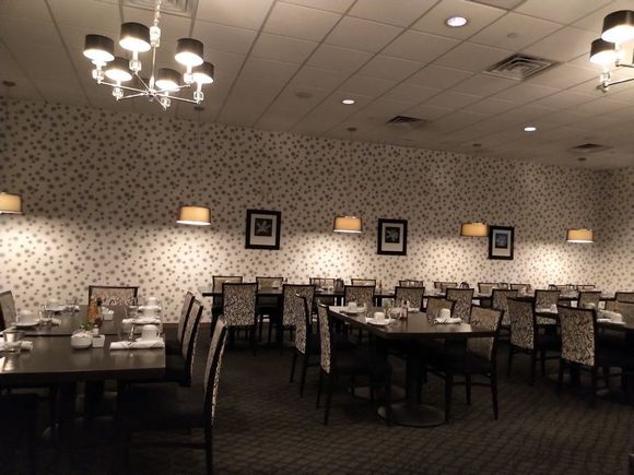 Altitude Restaurant / Crowne Plaza Milwaukee South