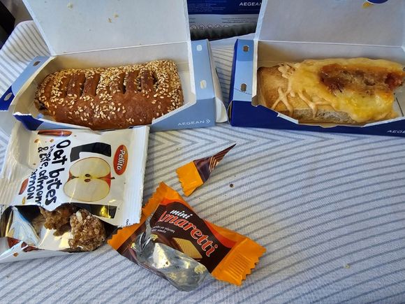 Yeah, I still ordered one of both, to be on the safe side, that I'll at least get a slice of pizza, should the business meal be as bad as I thought it would have been, I know.... I know... 