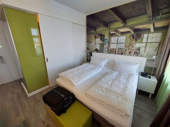 Premium Room (Superior Room) / Indigo Berlin Ku'damm