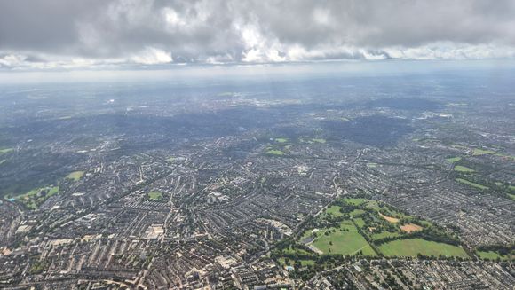 Cabin crew : ten minutes to landing. 