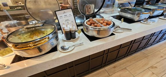 Omelette station