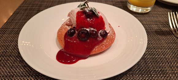 I went for the red berry velvet pancake in cerise