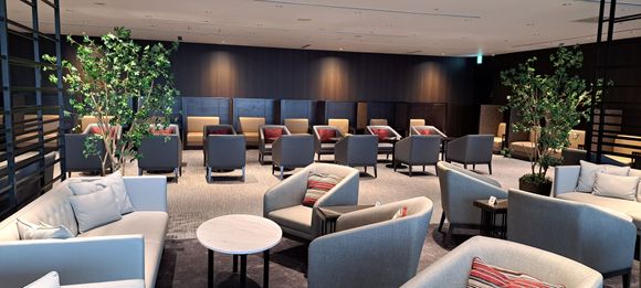 The upstairs Salon in the lounge. It is open in the morning then from 1500 so had just opened. There is a manned bar with  hand dripped coffee and very nice Japanese whisky