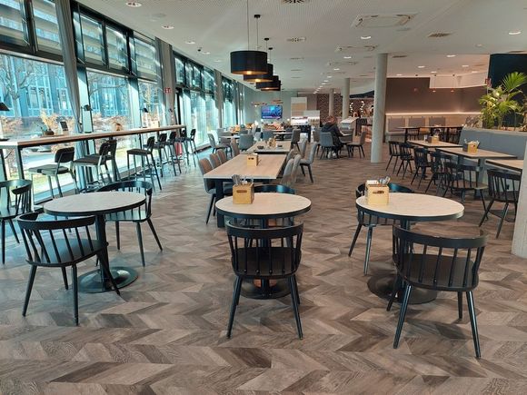 Holiday Inn - the niu Kettle Stuttgart / Restaurant / Lobby