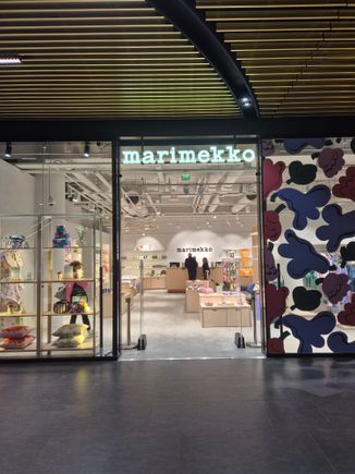 Marimekko store which are providing the Finnair Amenity Kit