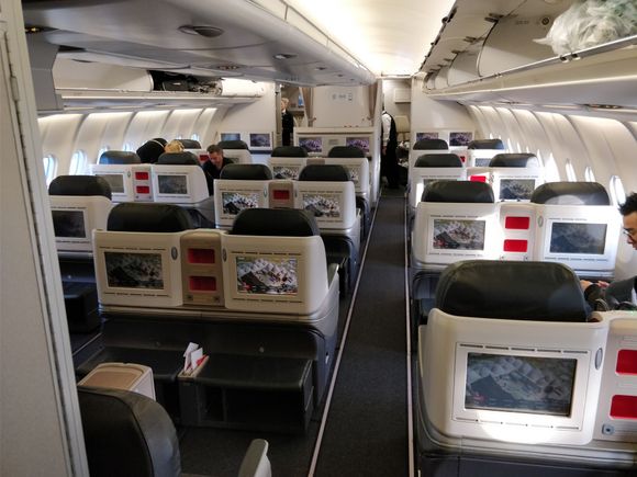 TK AMS-IST Airbus 330-300, business class cabin