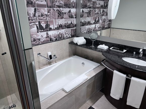 Separate bathtub