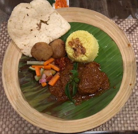 Nasi kuning platter