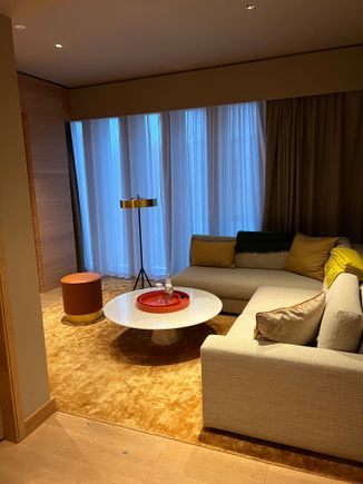 Entrance lounge!
