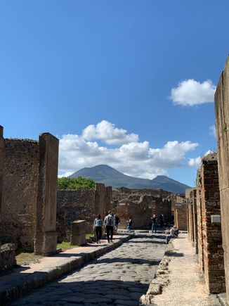 Pompeii in April