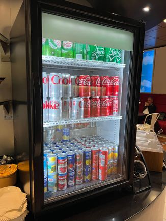 KLM Crown Lounge: Beverage Options