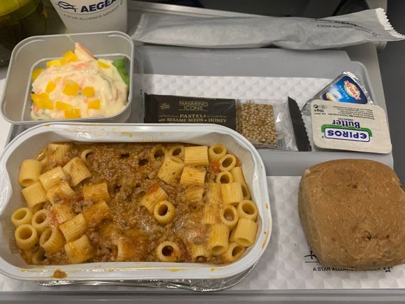 LHR-ATH Y dinner (one bar service)