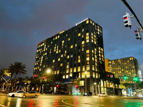 Very picturesque location. Close to restaurants and convention center.
